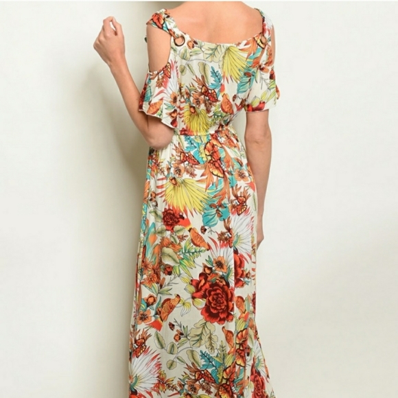 ❣️IVORY RED FLORAL MAXI DRESS ❣️ - Picture 2 of 3